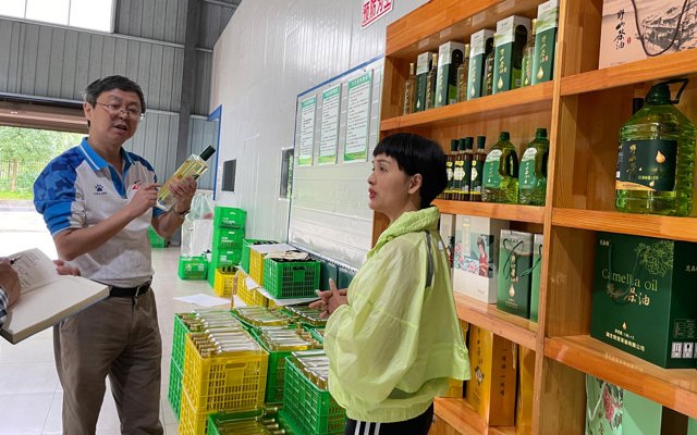 2021年8月27日武漢軟件學(xué)院汪處長(zhǎng)來(lái)廠考察